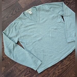 Women's LL Bean soft Aqua wool v-neck sweater